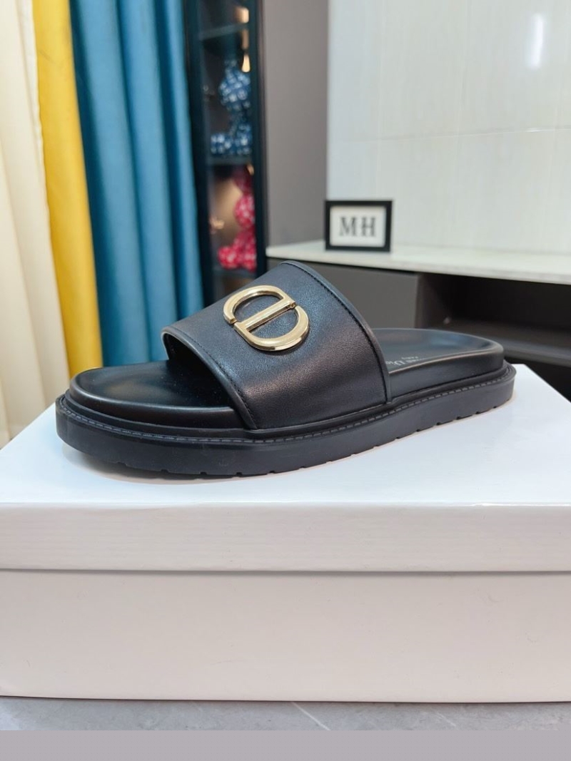 ch**an D*or slippers